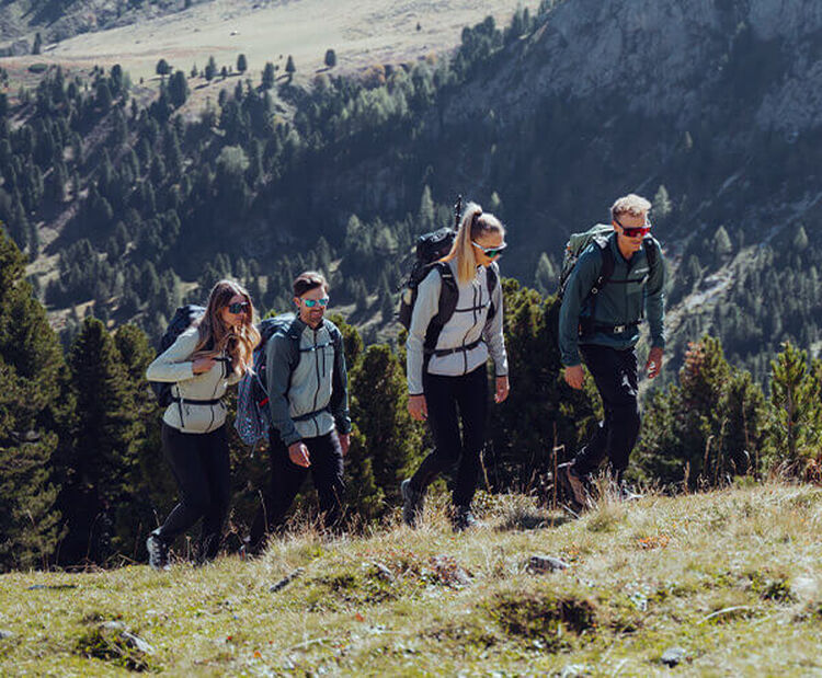 Sicurezza in montagna: orientamento e attrezzatura in base al meteo