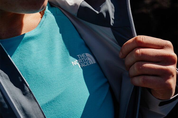 Abbigliamento da montagna da uomo T-Shirt The North Face azzurra