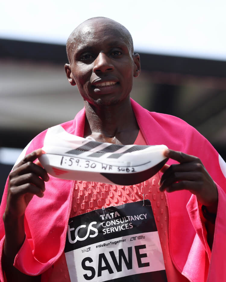 Vincitore Maratona di Londra con scarpe da running adidas Adizero