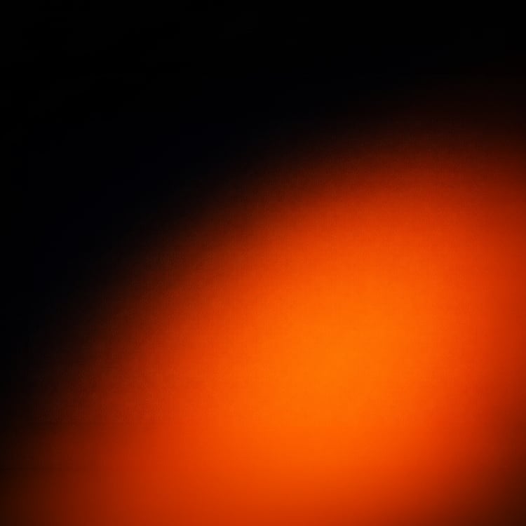 Immagine senza contenuto che contiene un gradiente nero e arancio, usato come sfondo del titolo di pagina.
