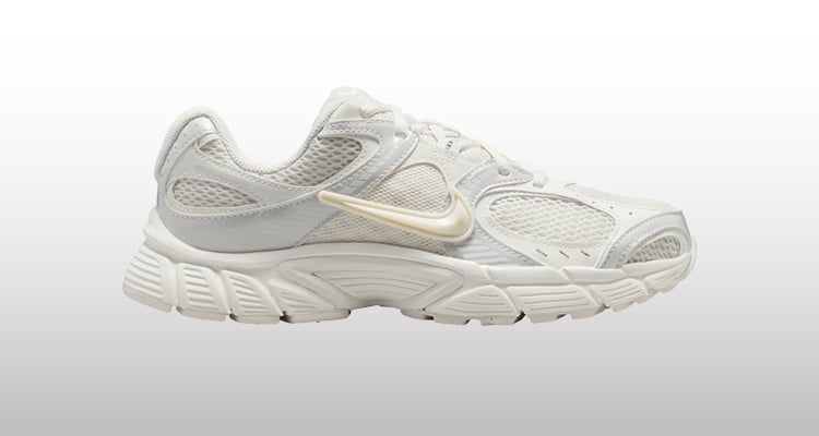 Sneakers Nike V5 bianche
