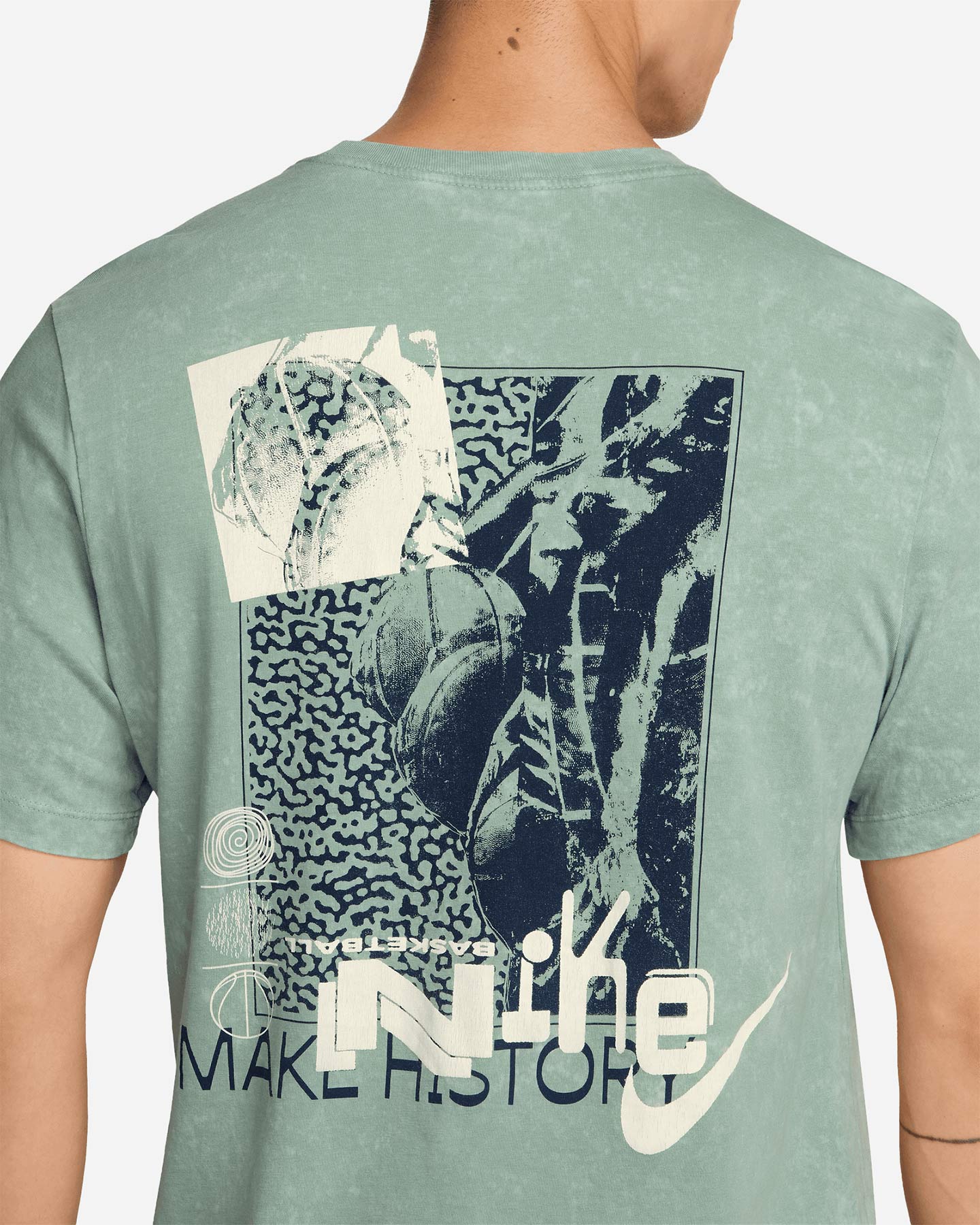 T-shirt NIKE BASKET GRAPHIC BACK MAKE M - Verde - 2 | Cisalfa Sport