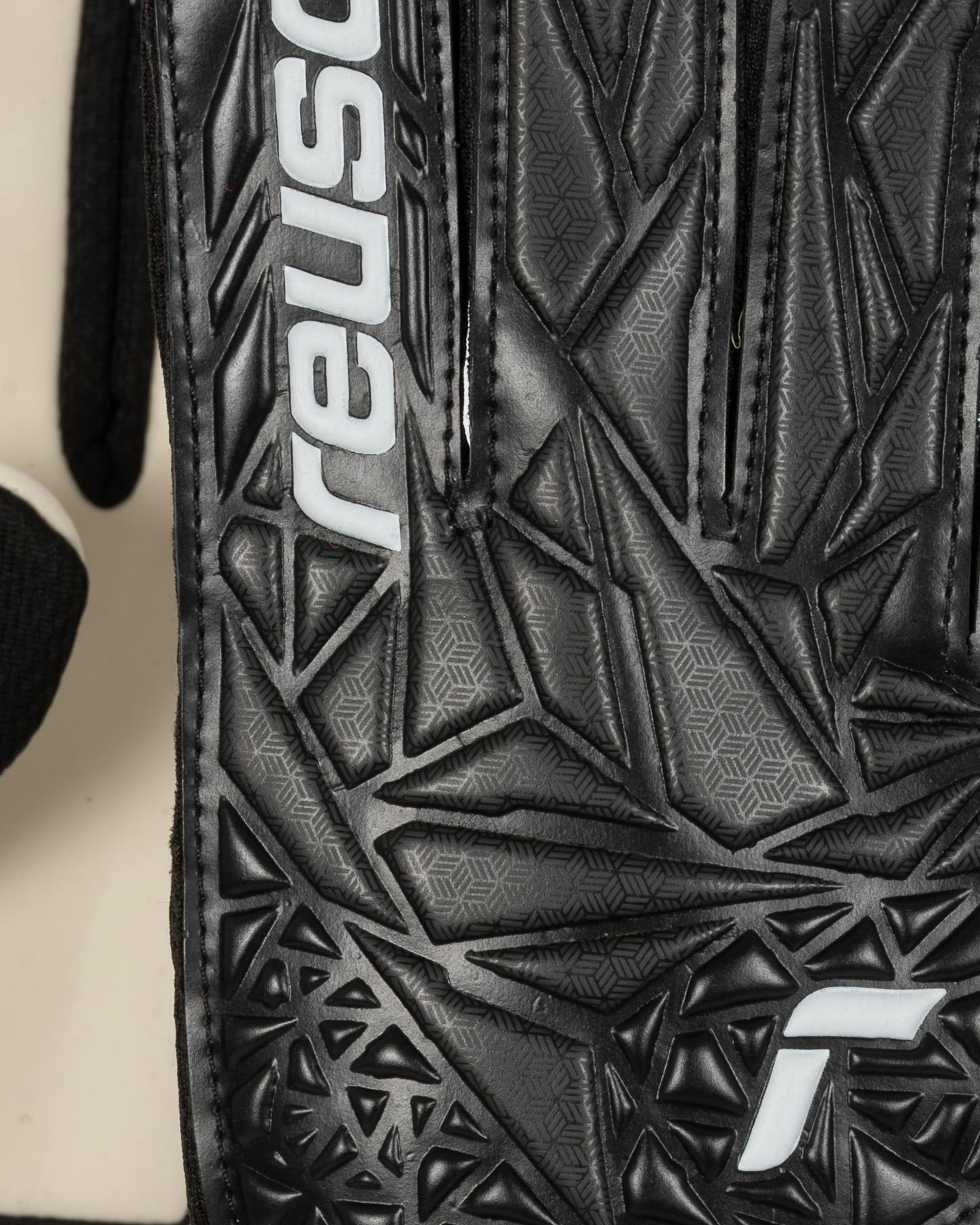 Guanti portiere REUSCH ATTRAKT STARTER SOLID M - 1 | Cisalfa Sport