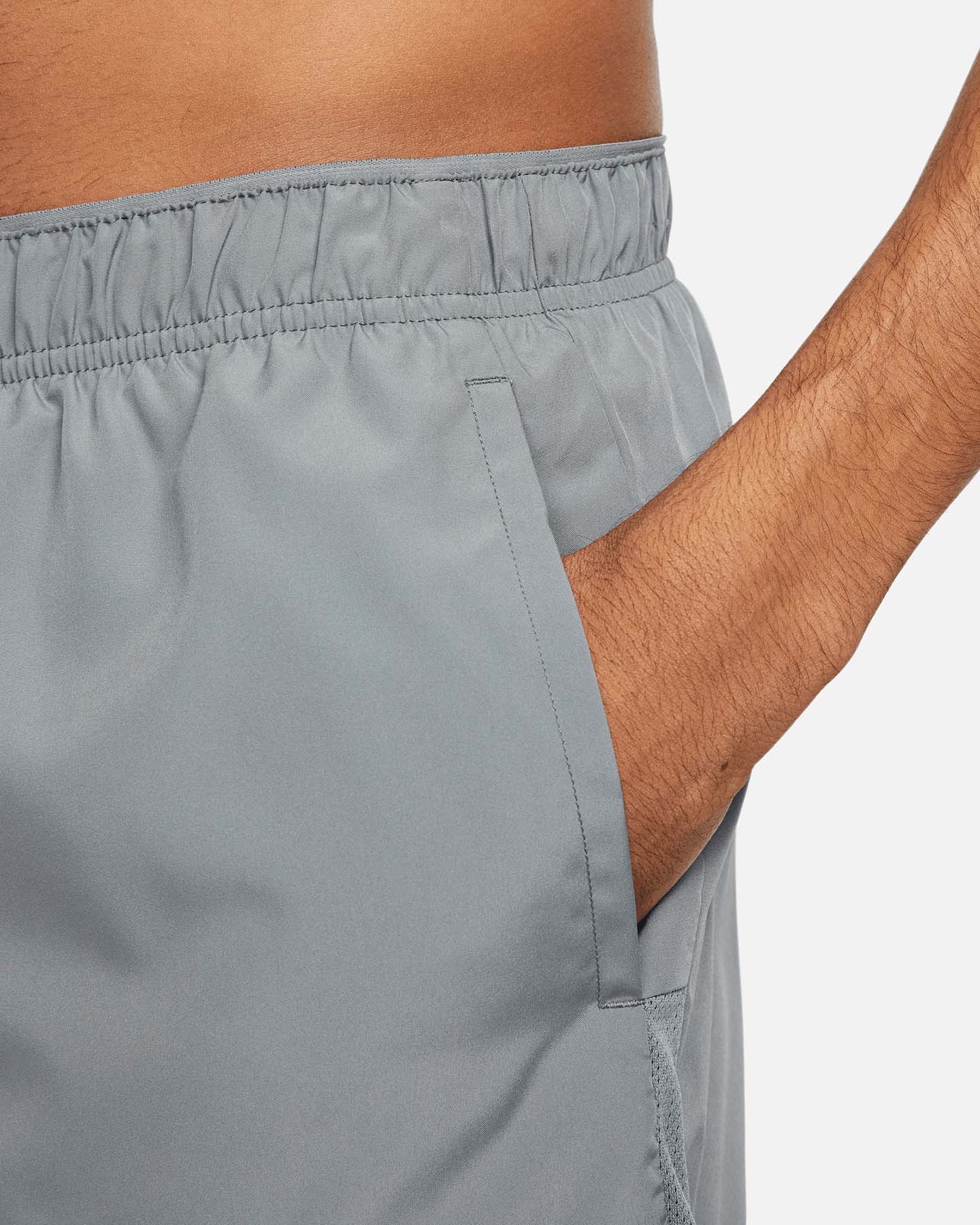 Short running NIKE DRI FIT CHALLENGER 5IN M - Grigio - 2 | Cisalfa Sport