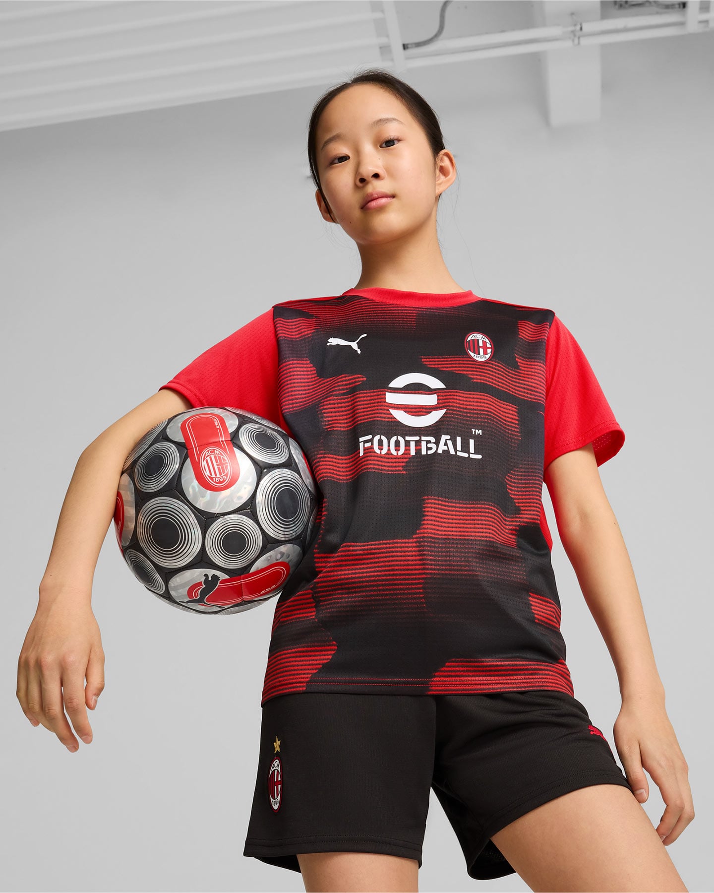 Abbigliamento calcio ufficiale PUMA MILAN HOME PREMATCH 24-25 JR - Color mix - 2 | Cisalfa Sport